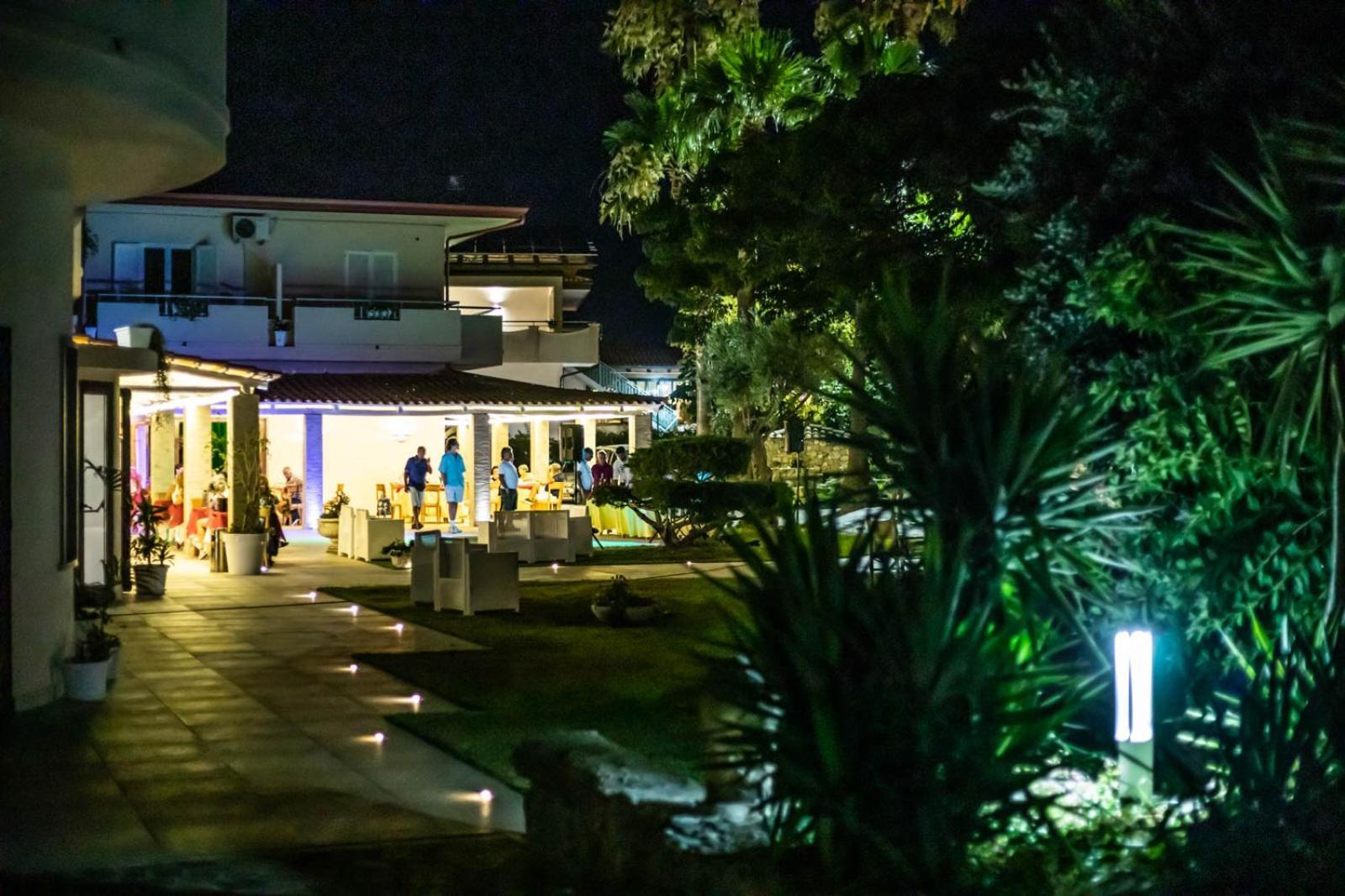 Hotel Calabrisella Calabria エクステリア 写真
